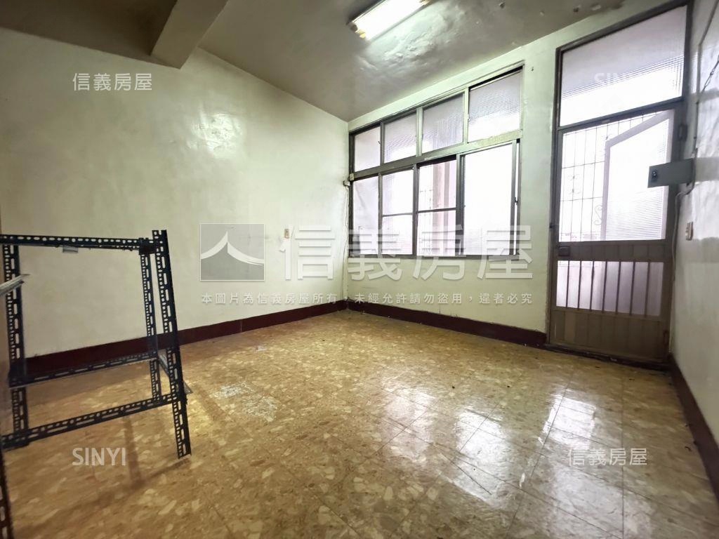 近文山特區低總價透天房屋室內格局與周邊環境