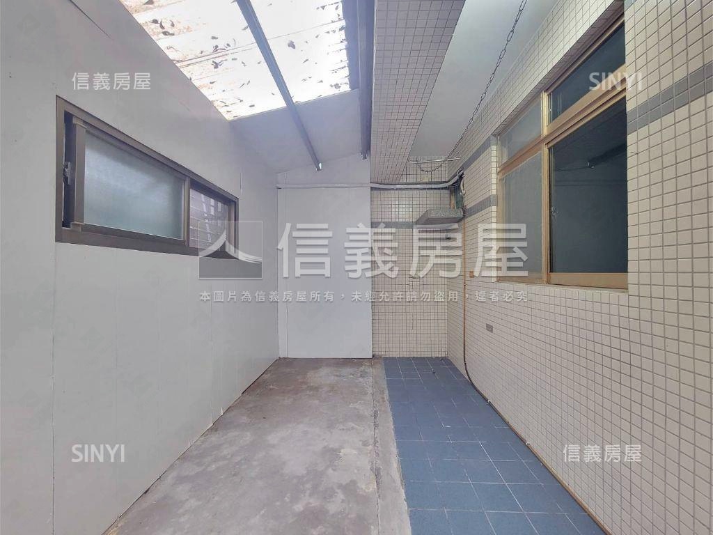 羅馬山莊大套房房屋室內格局與周邊環境