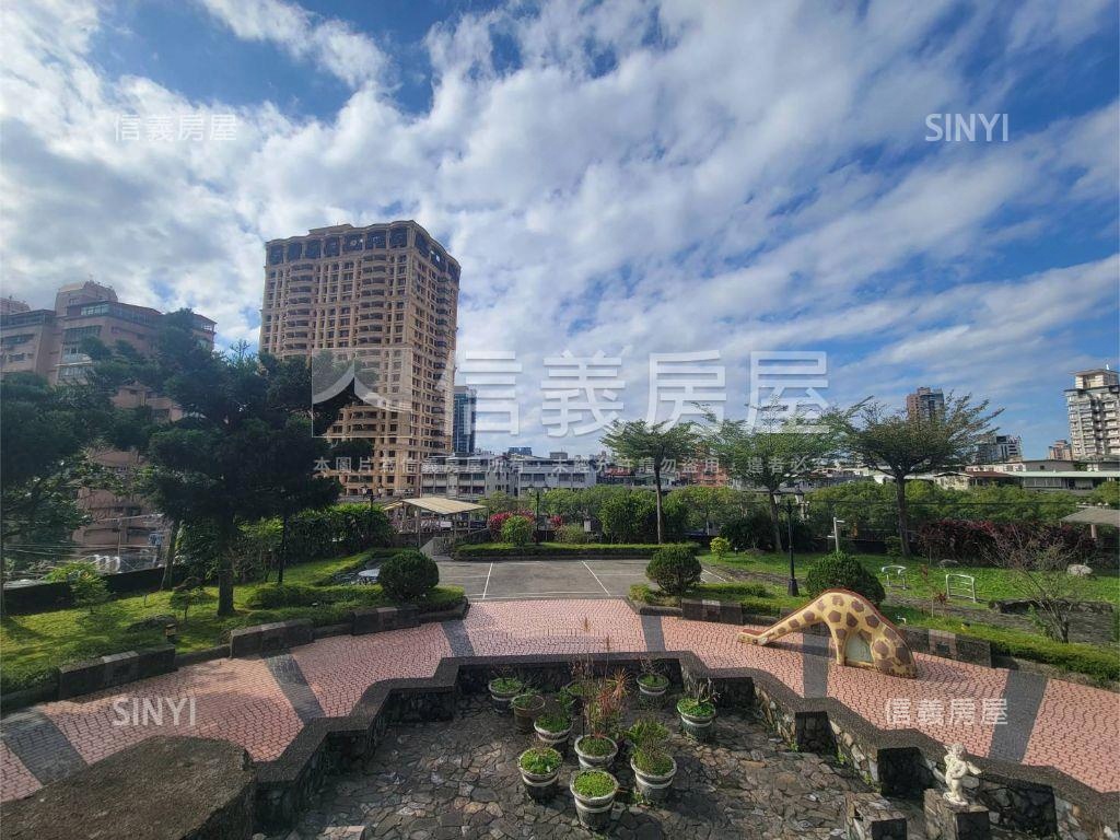 羅馬山莊大套房房屋室內格局與周邊環境