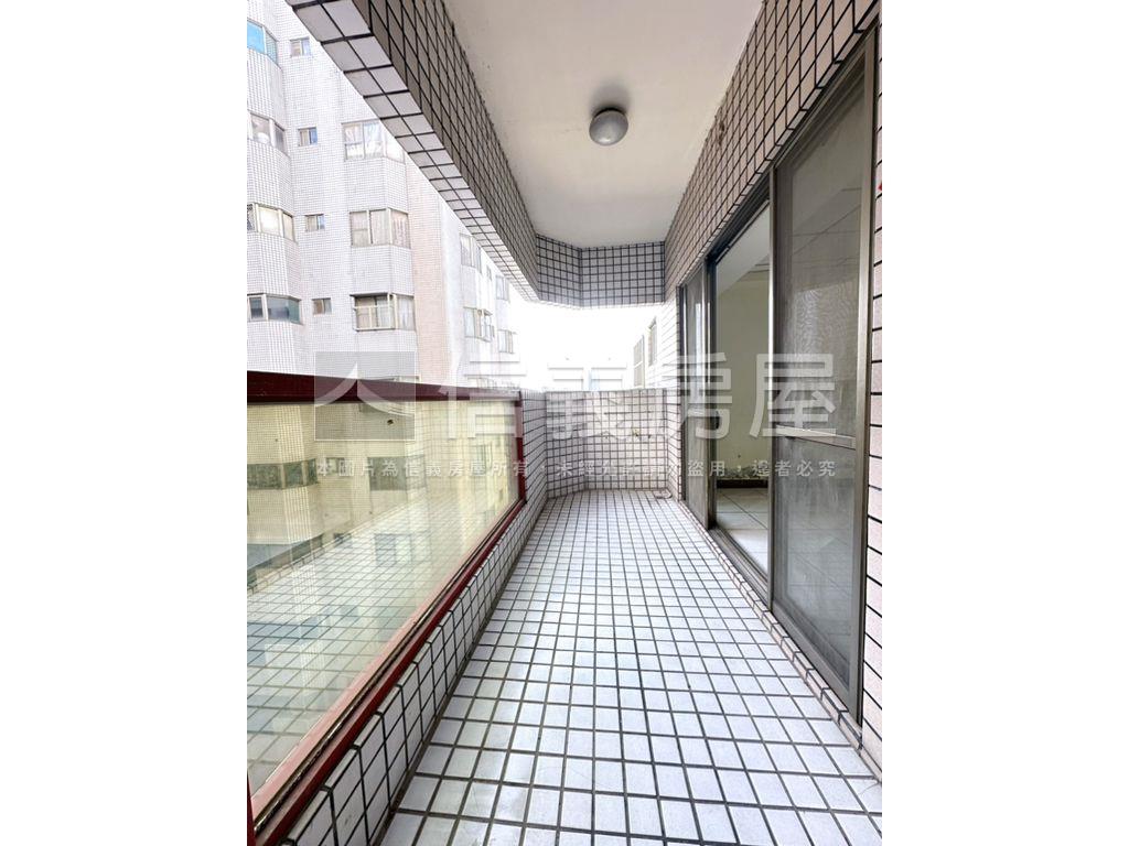 南屯大聚首選龍邦富邑房屋室內格局與周邊環境