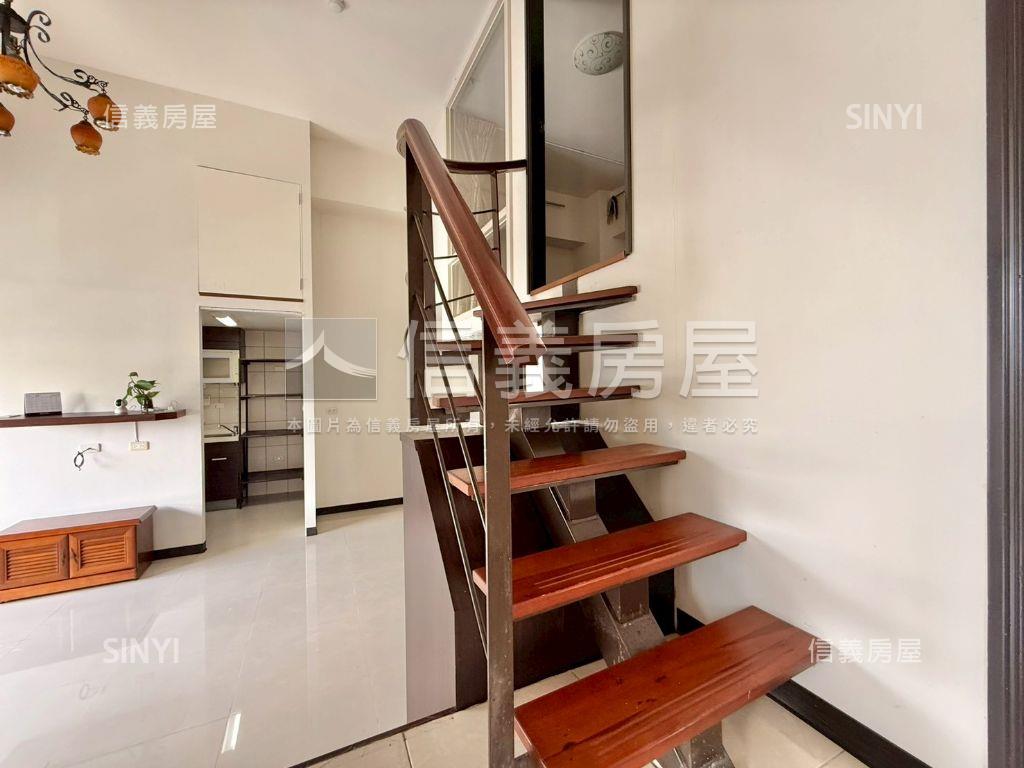 摩登高第挑高採光戶房屋室內格局與周邊環境
