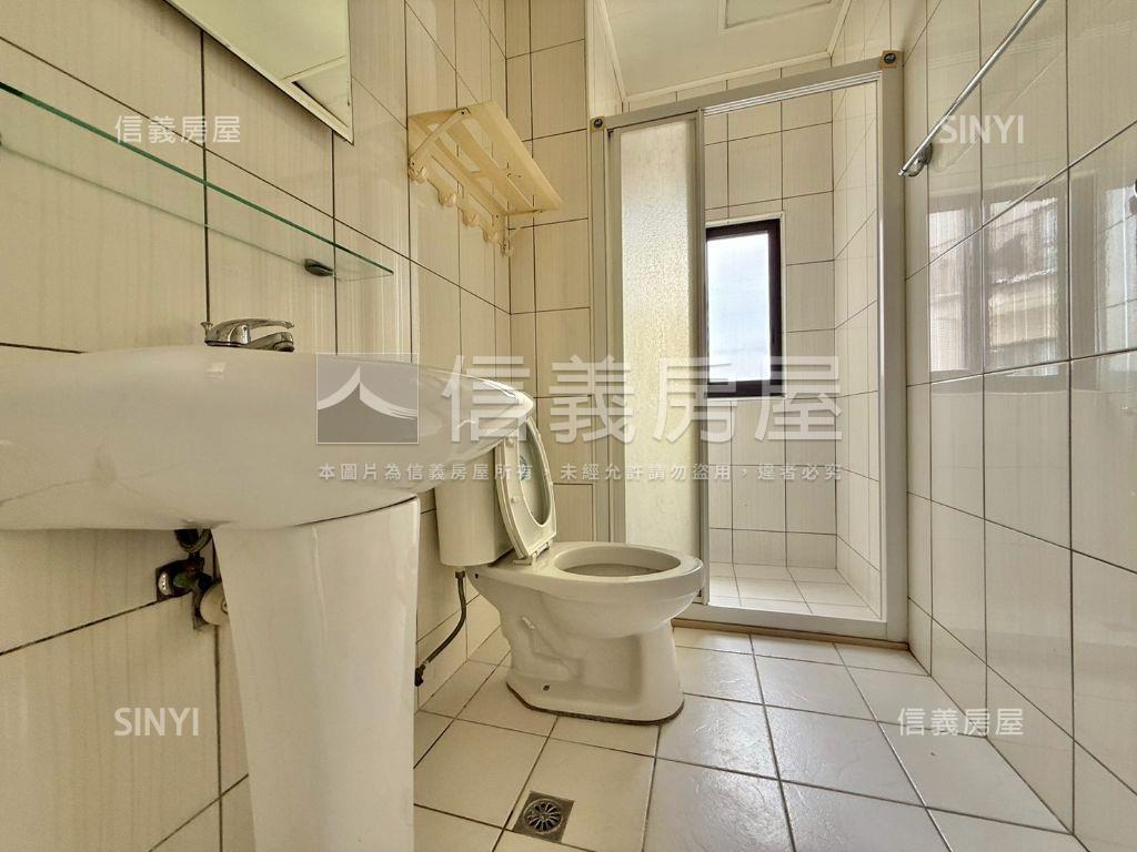 摩登高第挑高採光戶房屋室內格局與周邊環境