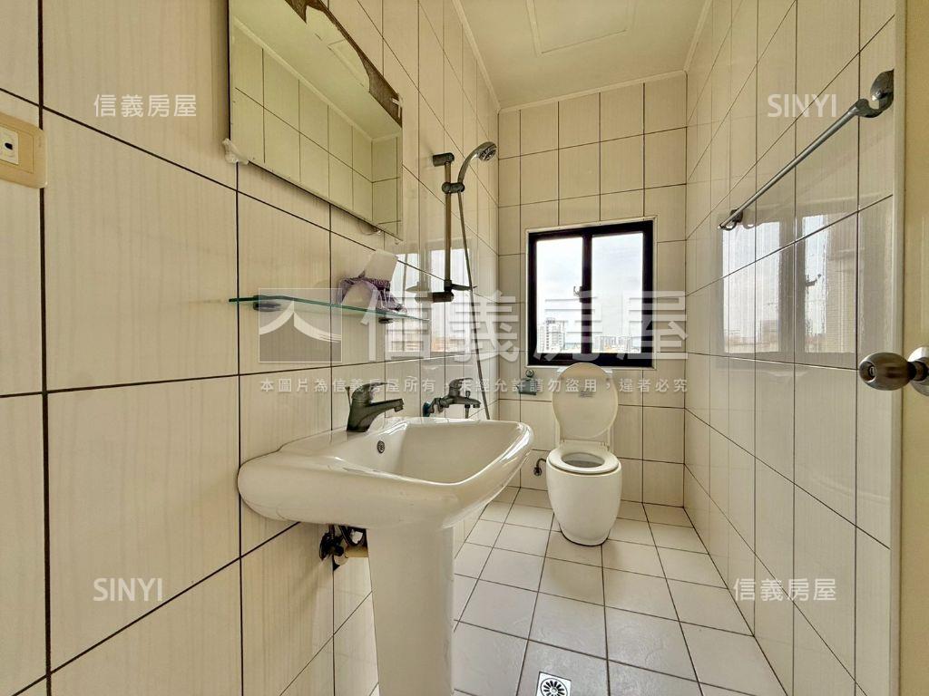 摩登高第挑高採光戶房屋室內格局與周邊環境