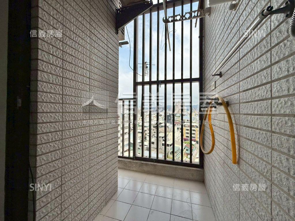 摩登高第挑高採光戶房屋室內格局與周邊環境