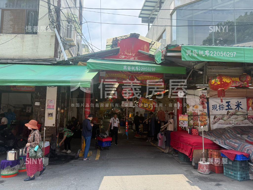 摩登高第挑高採光戶房屋室內格局與周邊環境