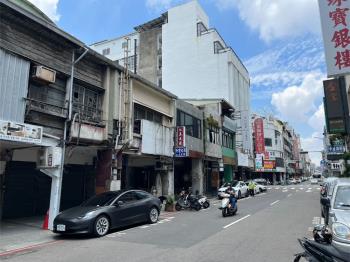 臨８米路大地坪透天