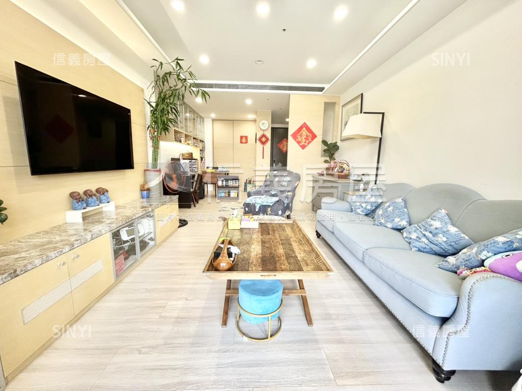 久泰皇品氣派三房車位房屋室內格局與周邊環境