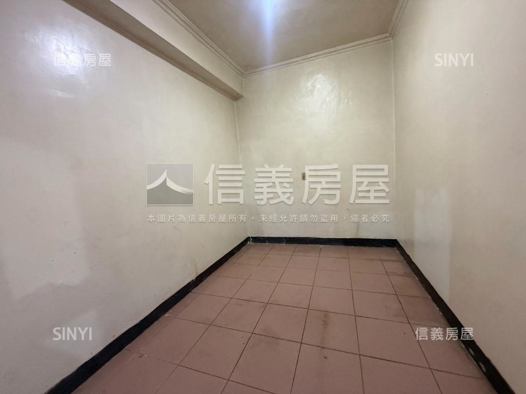 新埔方正頂樓加蓋美寓房屋室內格局與周邊環境