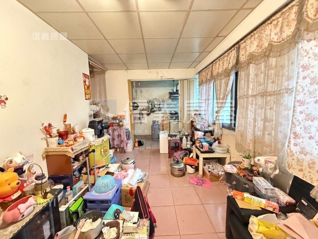 新埔方正頂樓加蓋美寓房屋室內格局與周邊環境