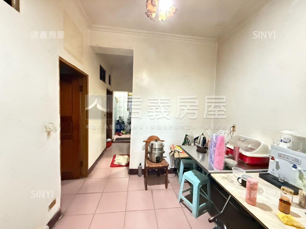 新埔方正頂樓加蓋美寓房屋室內格局與周邊環境