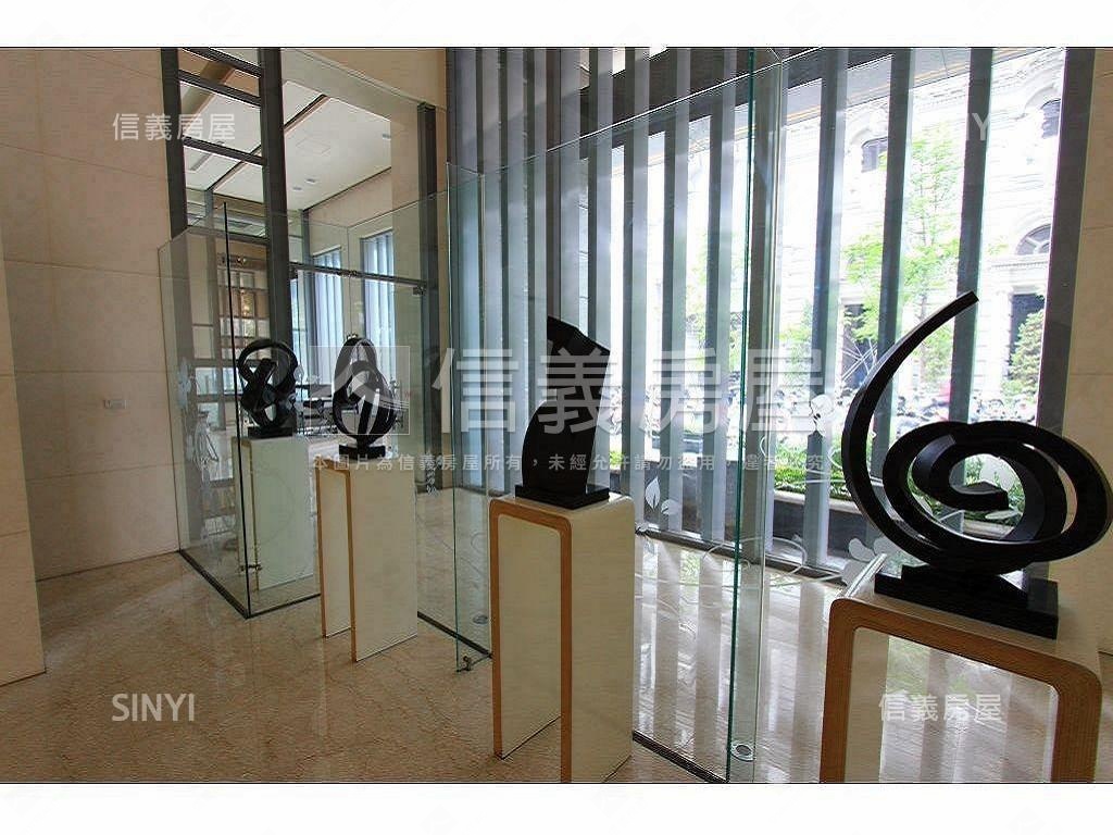鬧中取靜機能佳邊間套房房屋室內格局與周邊環境