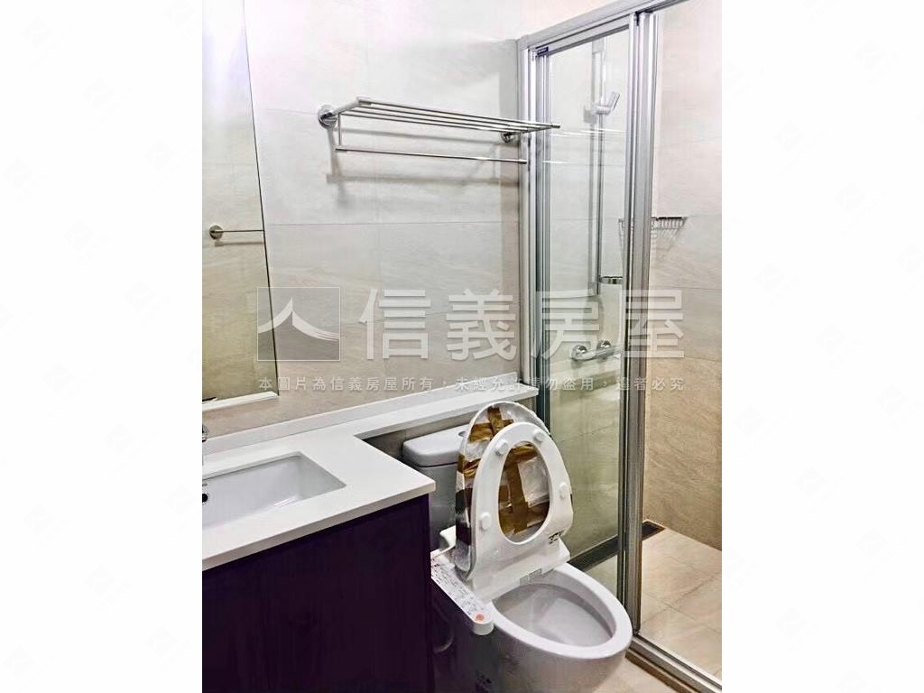 凱旋頂樓露臺大戶豪邸房屋室內格局與周邊環境
