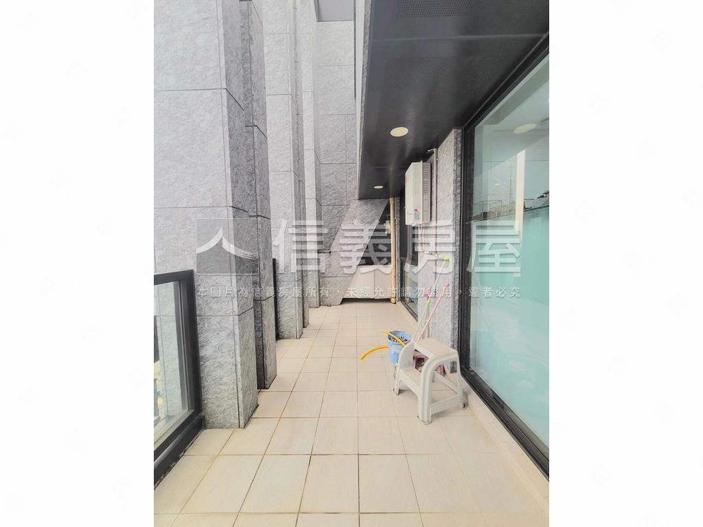 凱旋頂樓露臺大戶豪邸房屋室內格局與周邊環境
