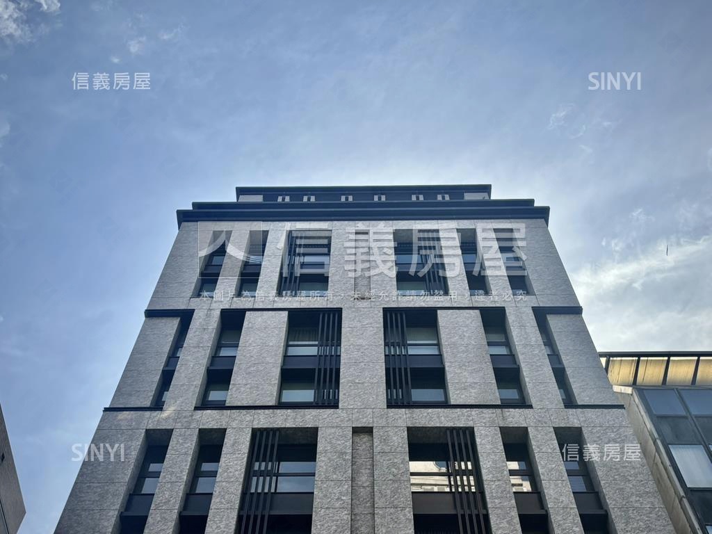 凱旋頂樓露臺大戶豪邸房屋室內格局與周邊環境