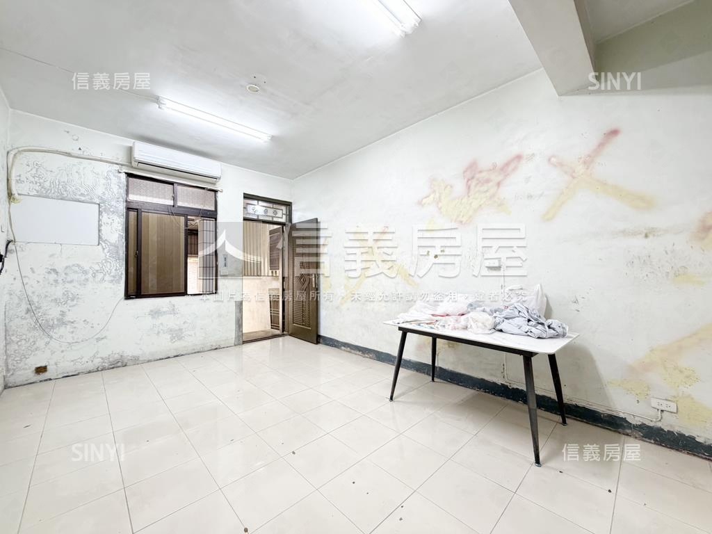 鼎山商圈．小邊間車庫透天房屋室內格局與周邊環境