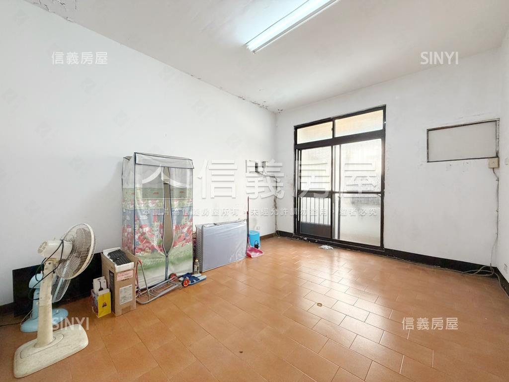 鼎山商圈．小邊間車庫透天房屋室內格局與周邊環境