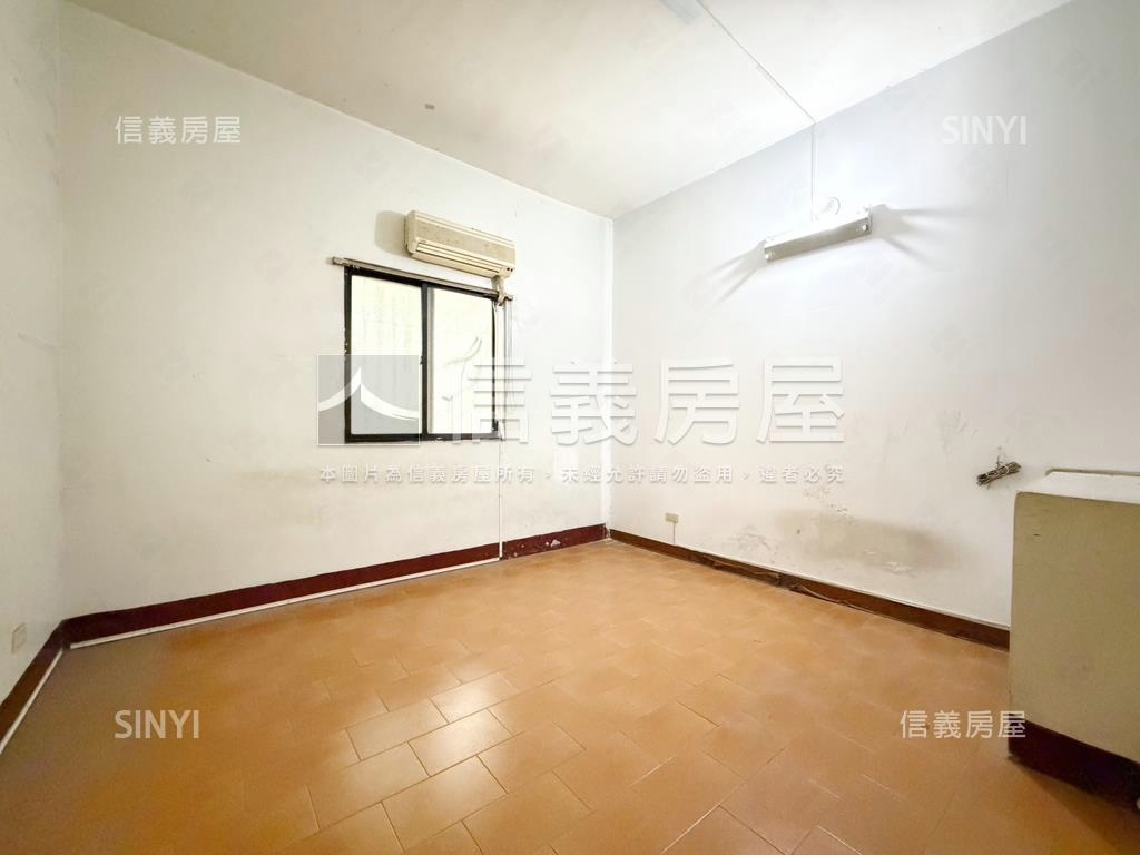 鼎山商圈．小邊間車庫透天房屋室內格局與周邊環境
