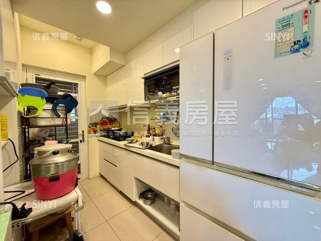 總太明日電梯四房成家大戶房屋室內格局與周邊環境