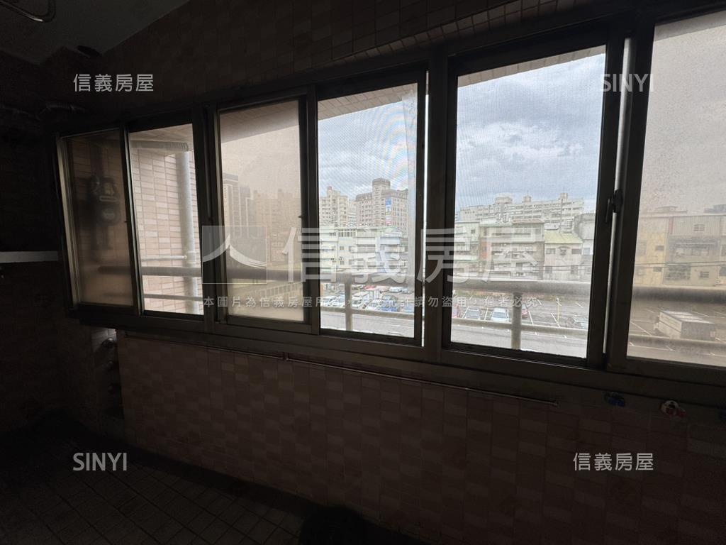 縣府風華機能美宅房屋室內格局與周邊環境