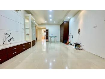 近東榮路三房平面車位