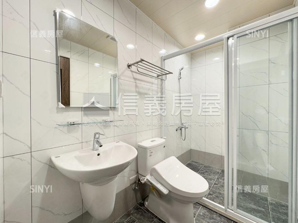 高醫面寬金店面Ａ房屋室內格局與周邊環境