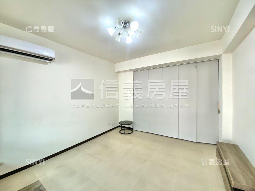 南社路別墅前院停車房屋室內格局與周邊環境