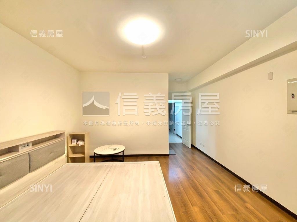 南社路別墅前院停車房屋室內格局與周邊環境