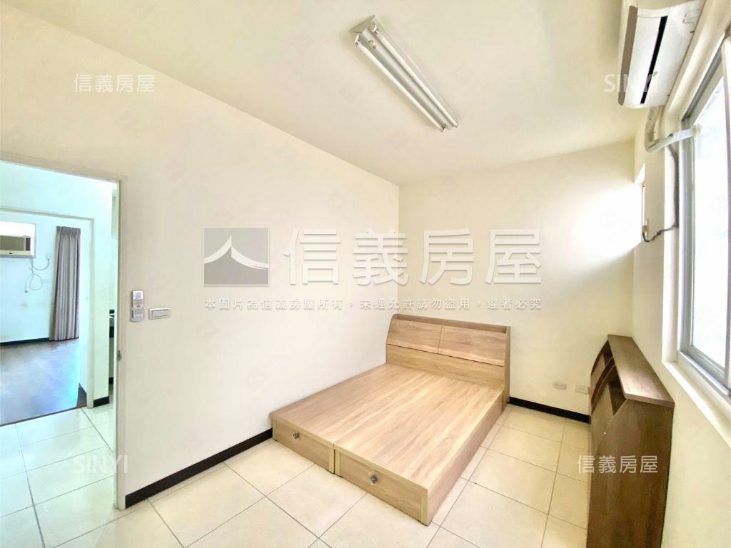 南社路別墅前院停車房屋室內格局與周邊環境