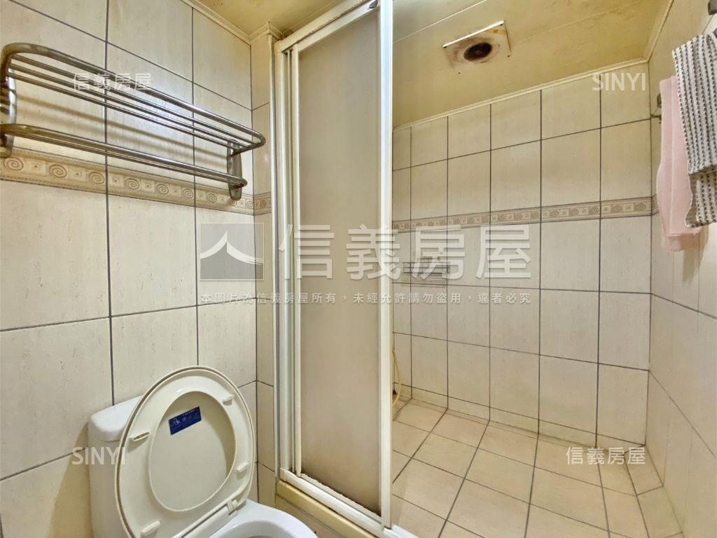 南社路別墅前院停車房屋室內格局與周邊環境