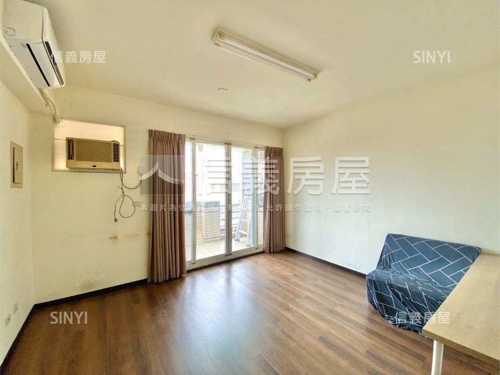 南社路別墅前院停車房屋室內格局與周邊環境