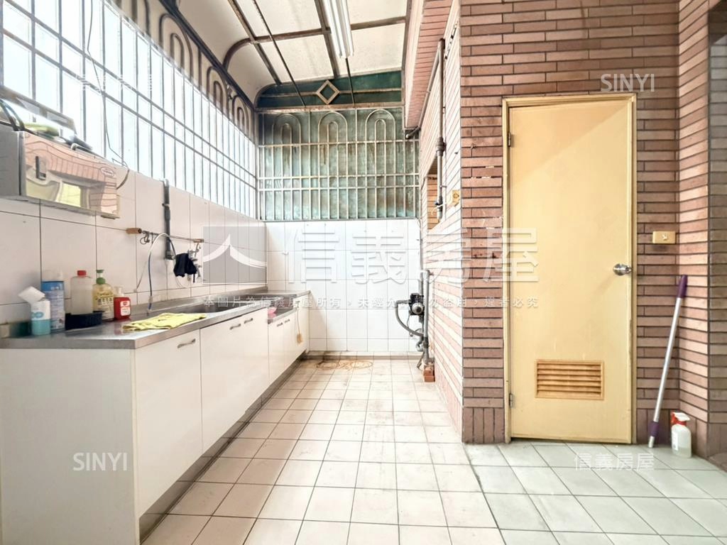 安南近商六十溫馨面寬車墅房屋室內格局與周邊環境