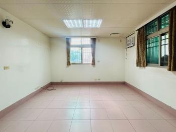 安南區｜郡安路邊間角窗透