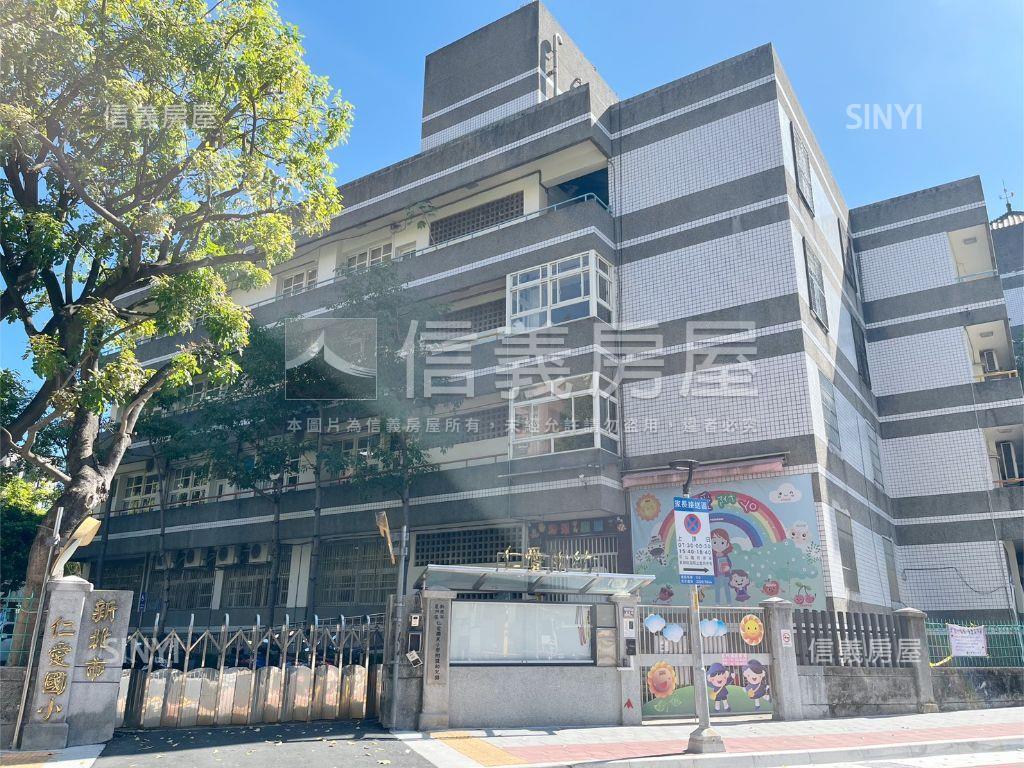 京城明廳兩房平移車位房屋室內格局與周邊環境