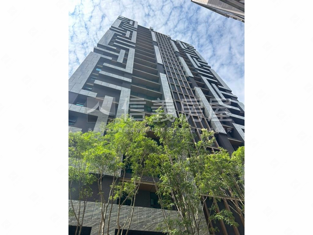 帝璽後棟高樓帝景房屋室內格局與周邊環境