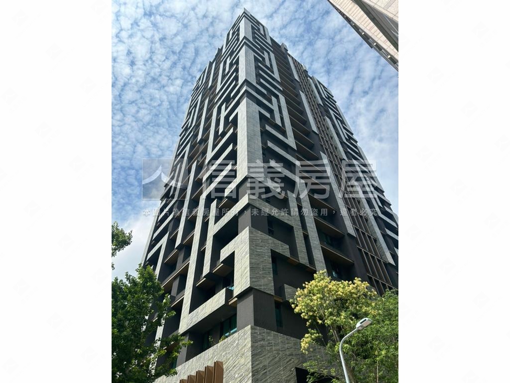 帝璽後棟高樓帝景房屋室內格局與周邊環境
