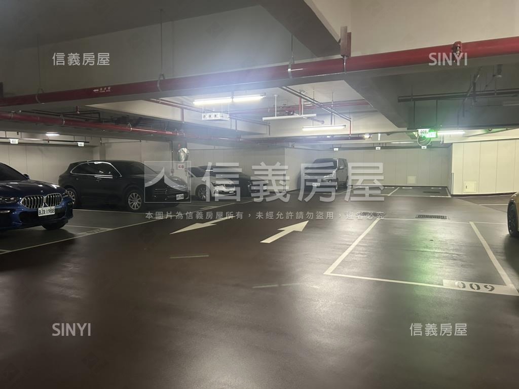 帝璽後棟高樓帝景房屋室內格局與周邊環境