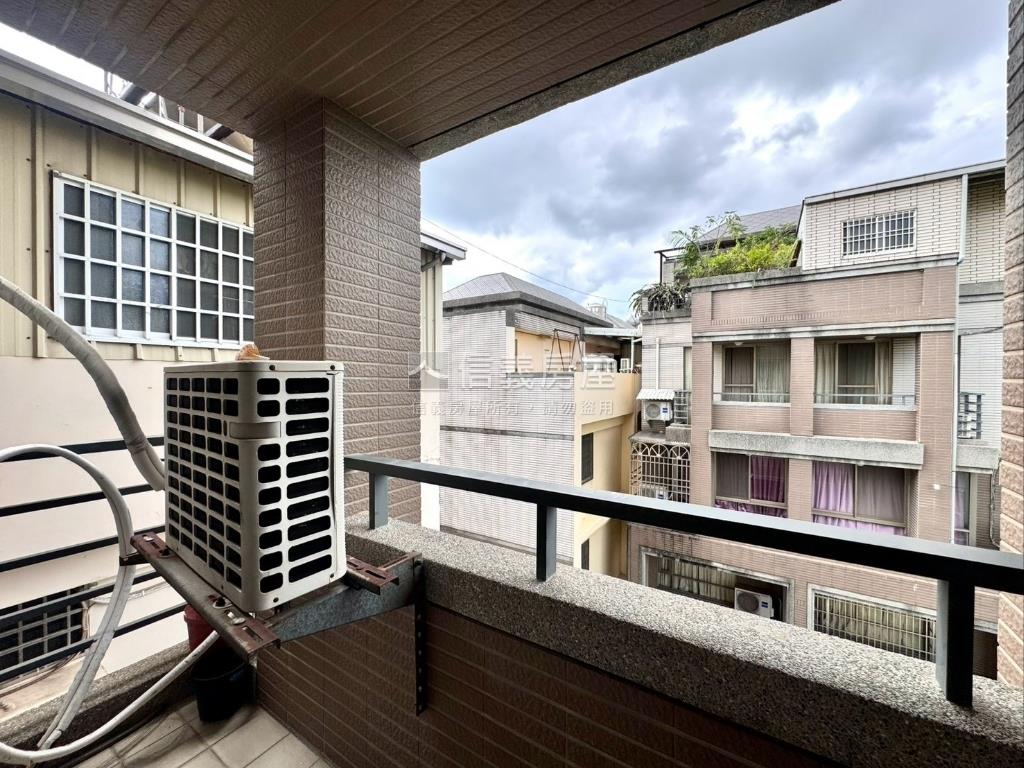 長億震後披星戴月車庫美墅房屋室內格局與周邊環境