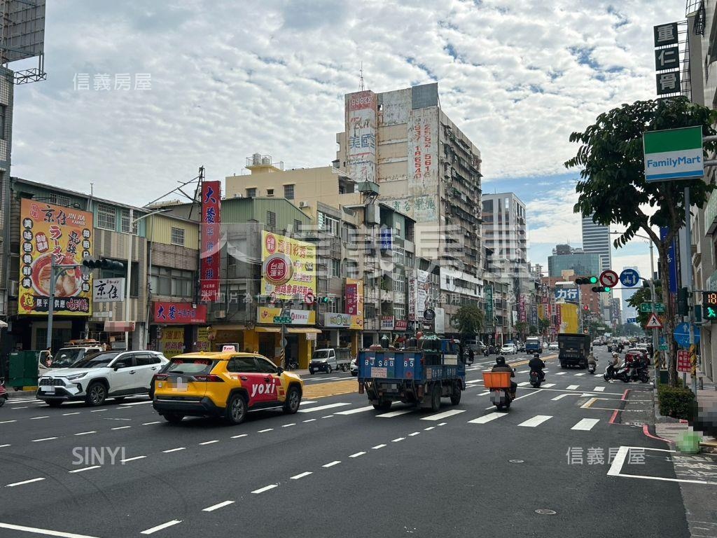 前金蛋黃市中心電梯大三房房屋室內格局與周邊環境