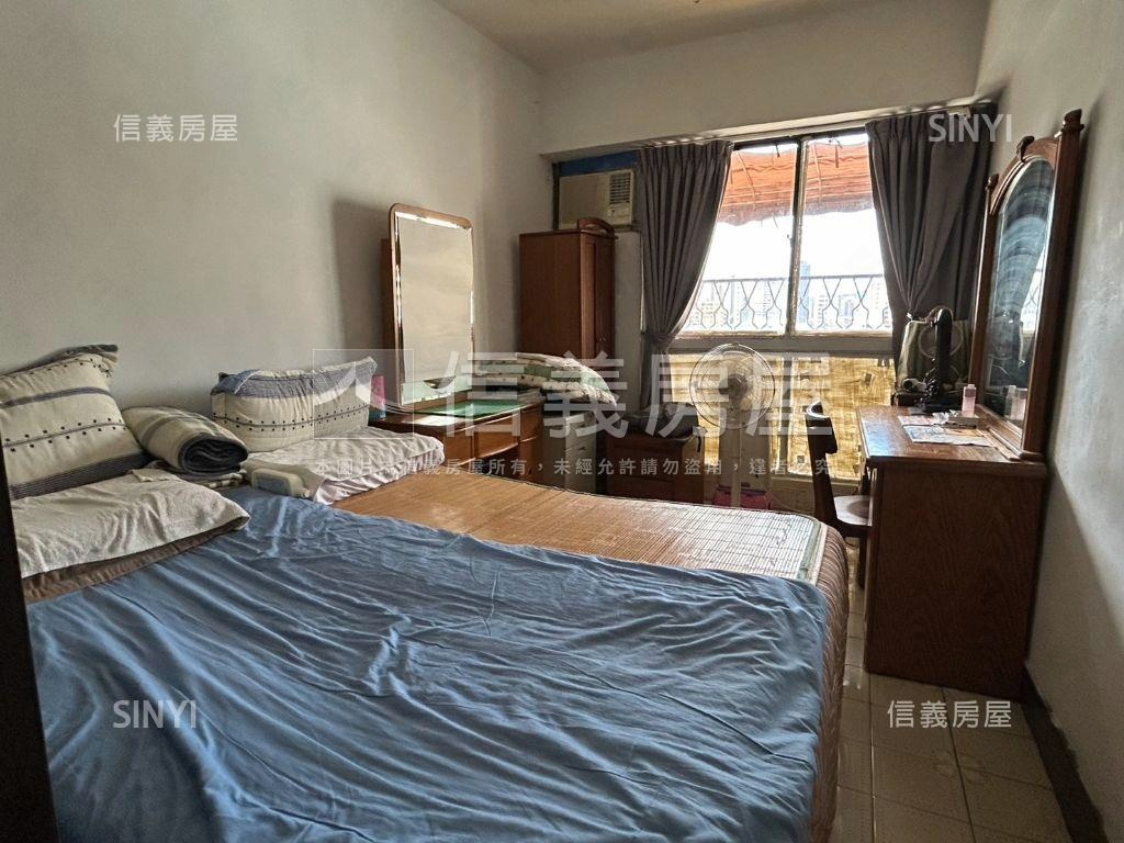 前金蛋黃市中心電梯大三房房屋室內格局與周邊環境