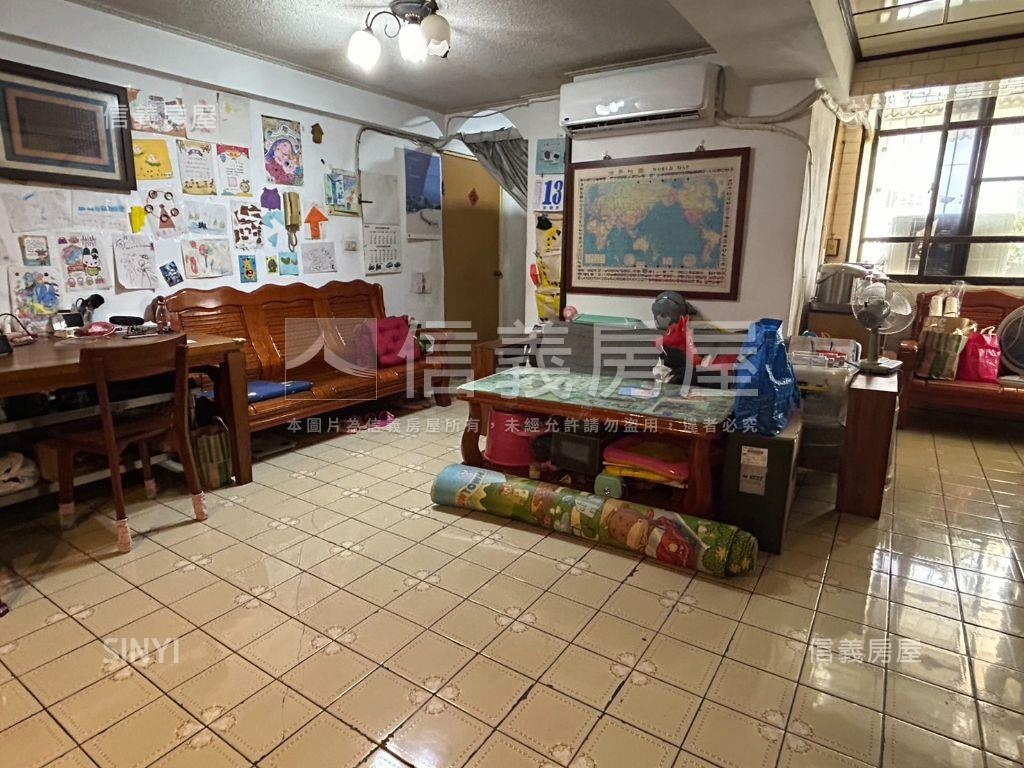 前金蛋黃市中心電梯大三房房屋室內格局與周邊環境