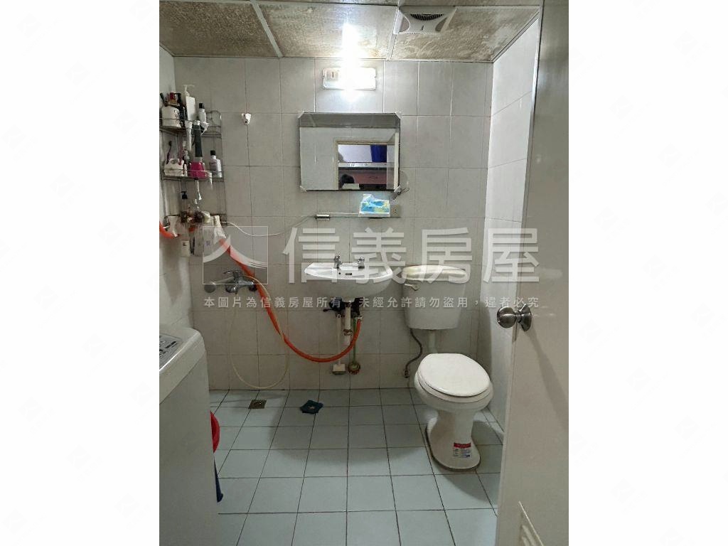 前金蛋黃市中心電梯大三房房屋室內格局與周邊環境