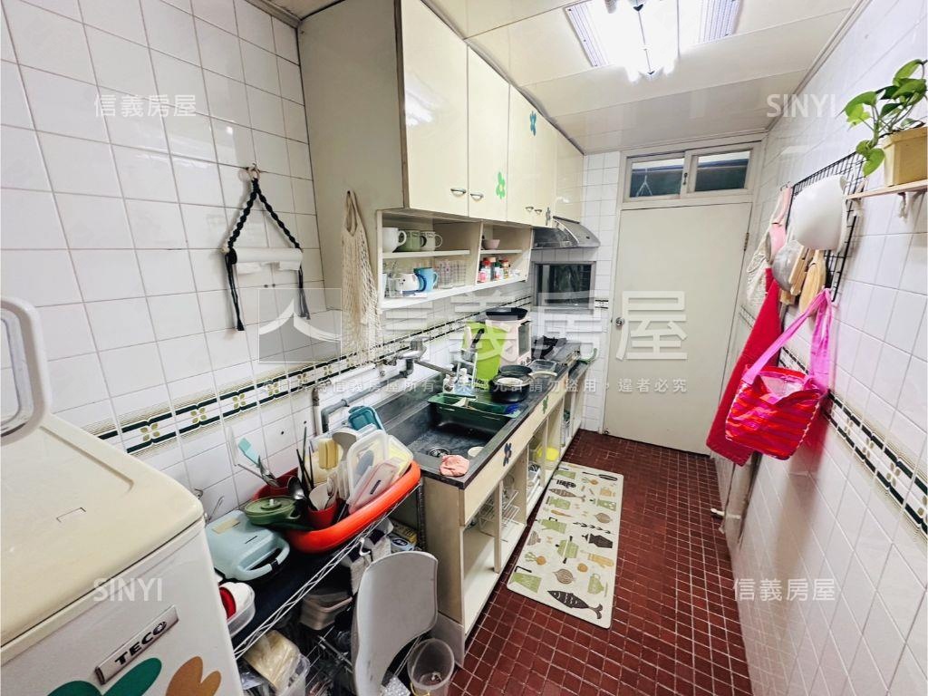 近區公所優質屋況三房房屋室內格局與周邊環境