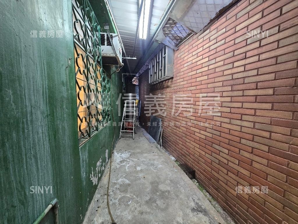 雙捷運一樓方便停車房屋室內格局與周邊環境