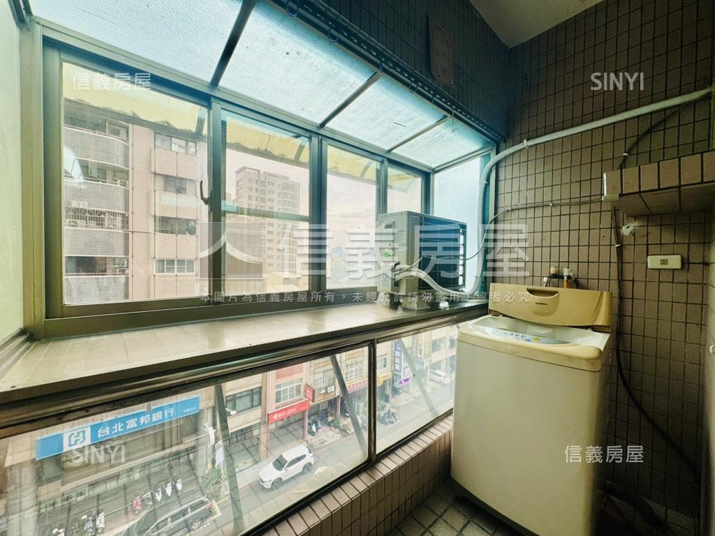 三多復興採光套房車位房屋室內格局與周邊環境