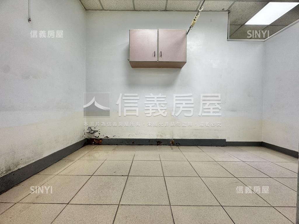 南海逸園近廈安捷運站店面房屋室內格局與周邊環境