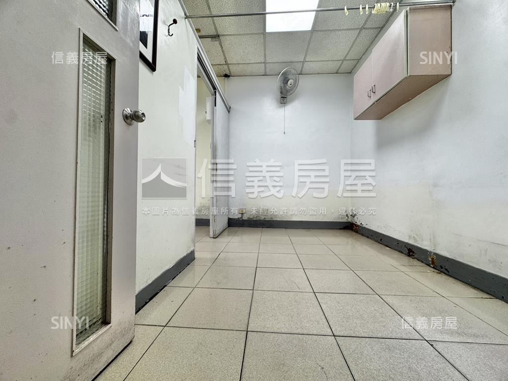 南海逸園近廈安捷運站店面房屋室內格局與周邊環境