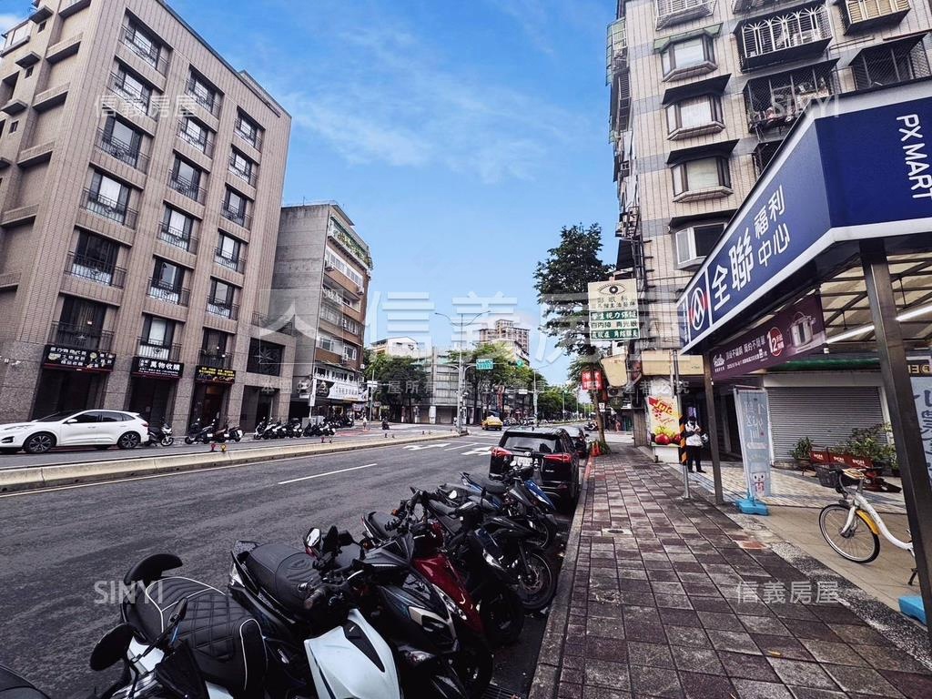南海逸園近廈安捷運站店面房屋室內格局與周邊環境