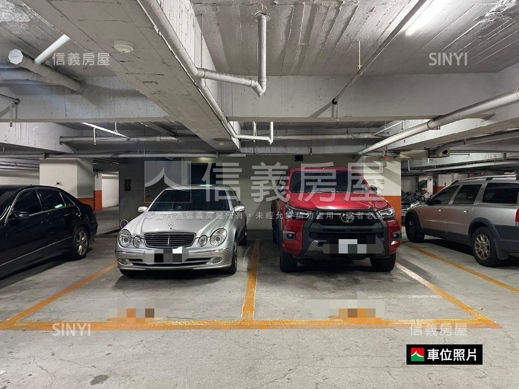 專任仁愛路附車位大空間房屋室內格局與周邊環境