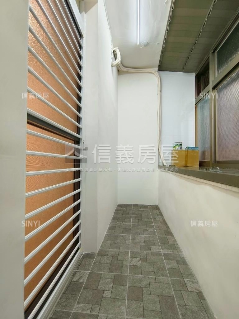 迴龍捷運精美三樓房屋室內格局與周邊環境