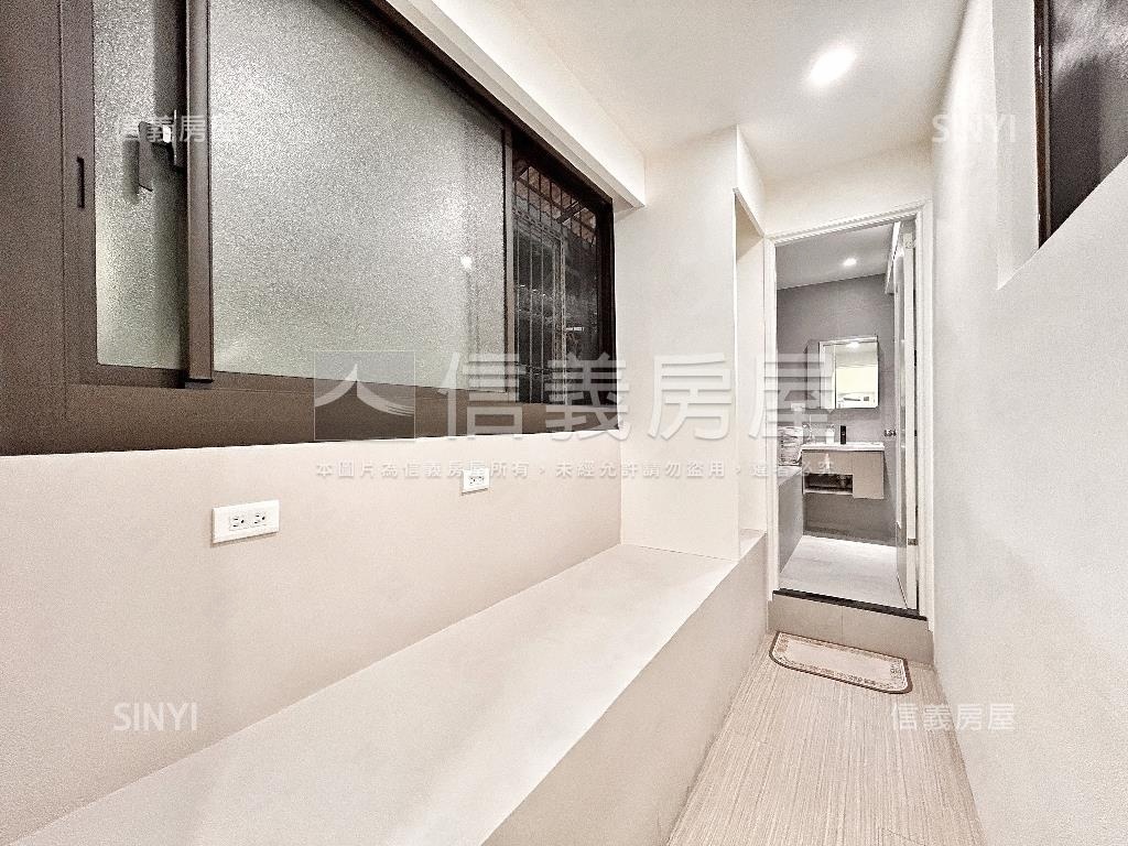 迴龍捷運精美三樓房屋室內格局與周邊環境